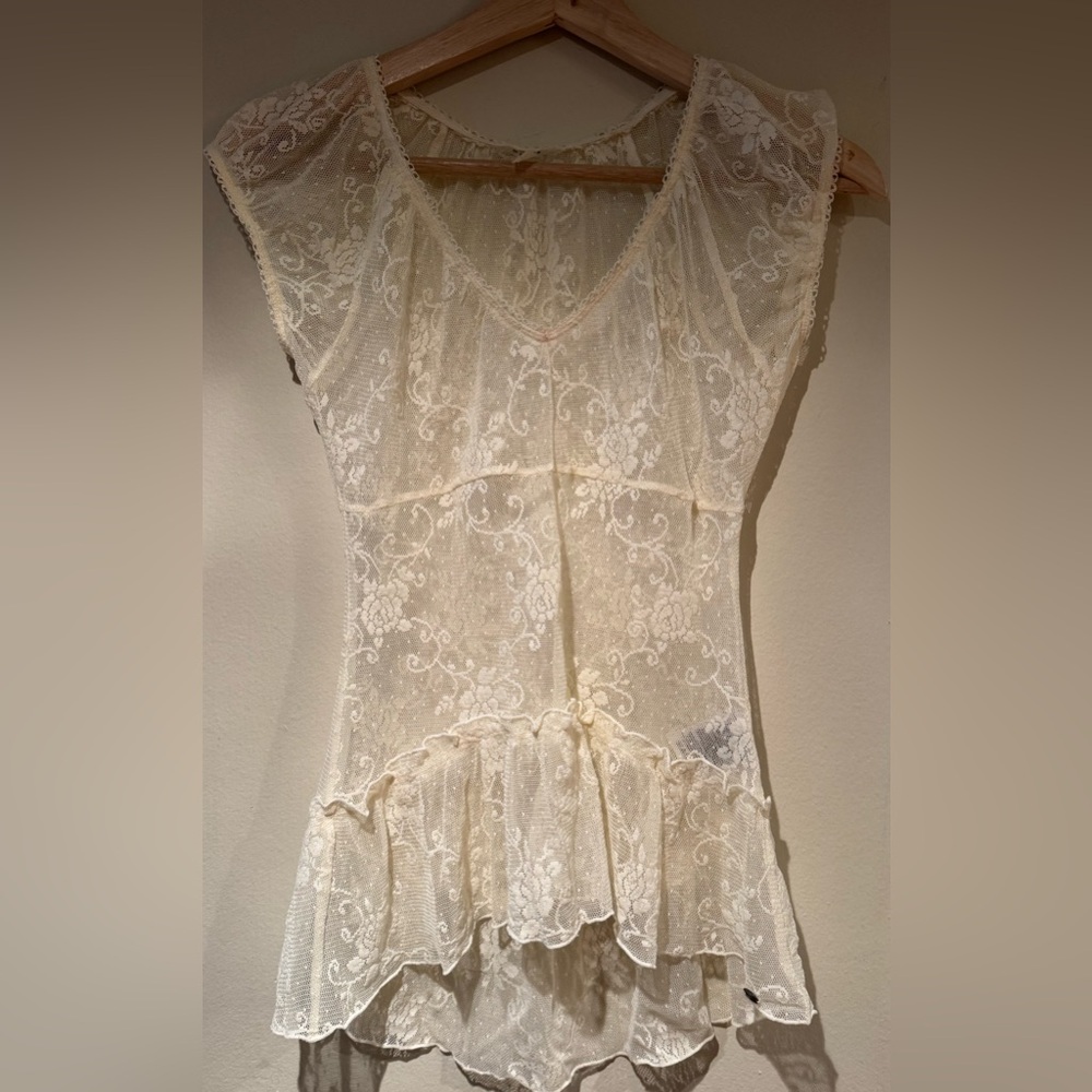 Guess Lace Top in Cream